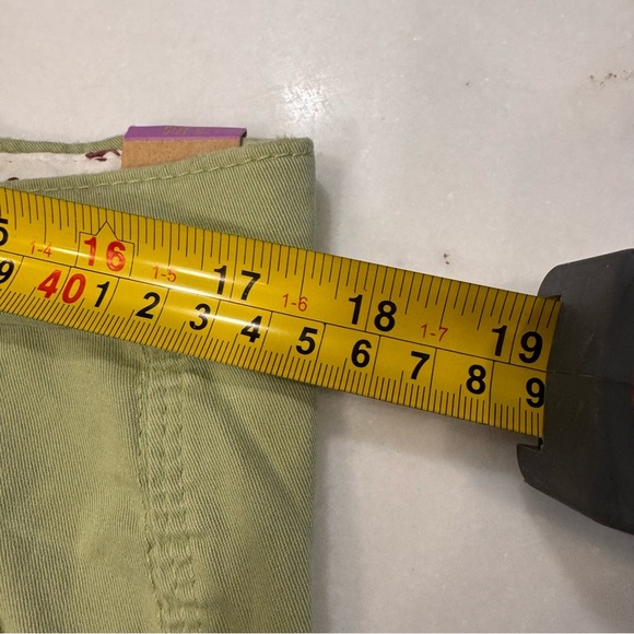 Hollister Juniors low rise Green shorts/capri pants, Sz 9 NWT - Picture 8 of 12